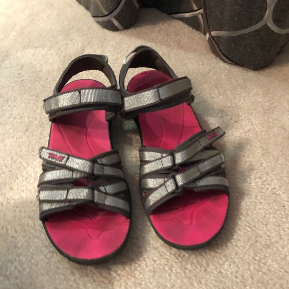 teva velcro sandals